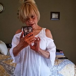 Meet your Posher, Denise